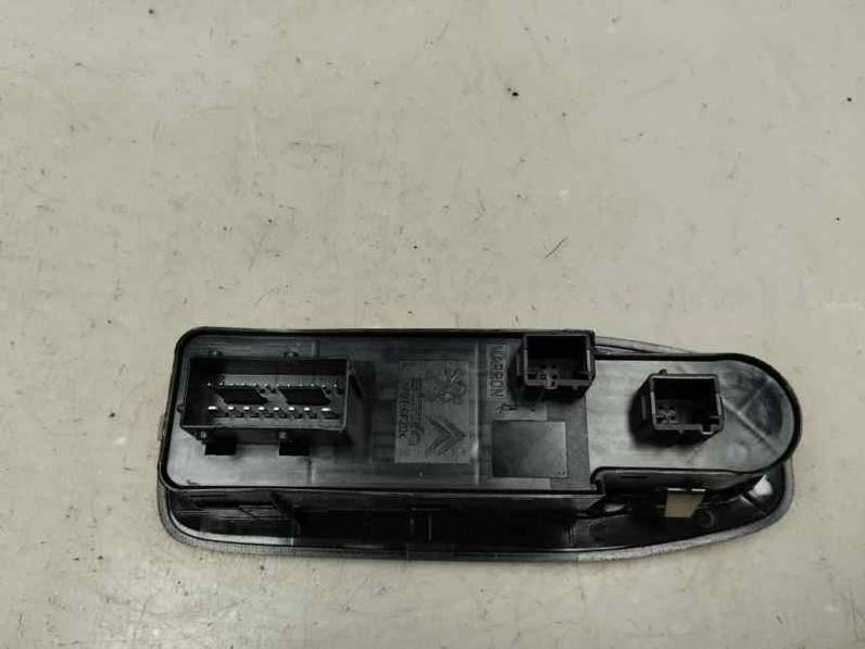 MANDO ELEVALUNAS DELANTERO IZQUIERDO PEUGEOT 2008 2019 1.2 VTI