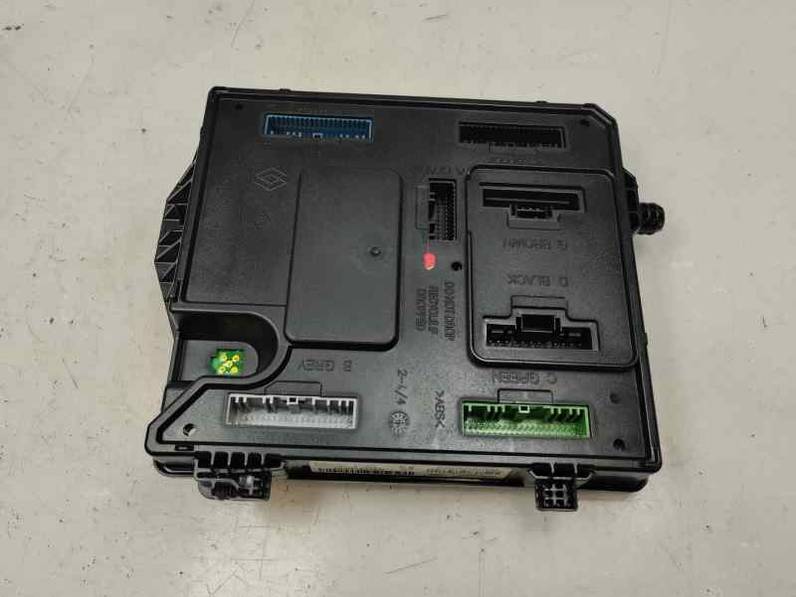 CAJA RELES FUSIBLES RENAULT MEGANE III BERLINA 5 P 2015 1.2 TCE (115 CV)