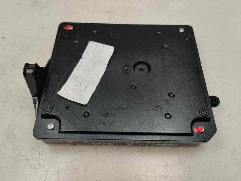 CAJA RELES FUSIBLES RENAULT MEGANE III BERLINA 5 P 2015 1.2 TCE (115 CV)