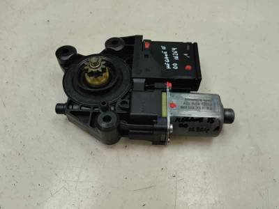 MOTOR ELEVALUNAS DELANTERO DERECHO RENAULT MEGANE III BERLINA 5 P 2015 1.2 TCE (115 CV)