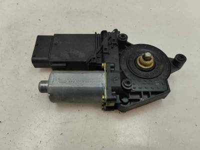 MOTOR ELEVALUNAS DELANTERO IZQUIERDO VOLKSWAGEN PASSAT BERLINA 2002 1.9 TDI (131 CV)