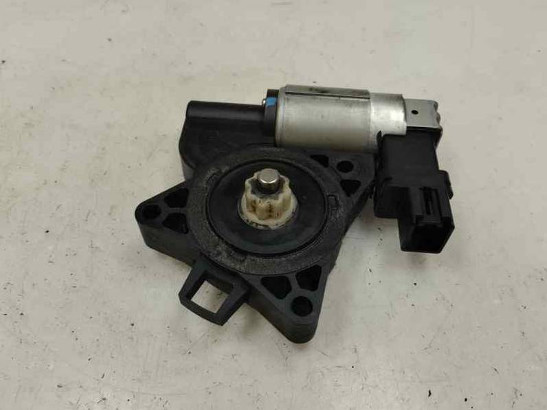 MOTOR ELEVALUNAS DELANTERO IZQUIERDO MAZDA 6 BERLINA 2005 1998 (136 CV)