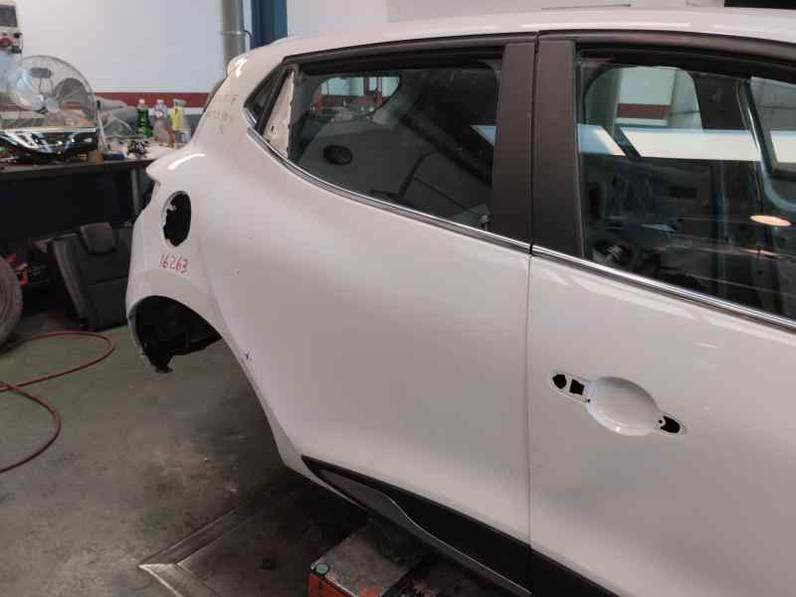 PUERTA TRASERA DERECHA RENAULT CLIO IV 2018 0.9 TCE (90 CV)