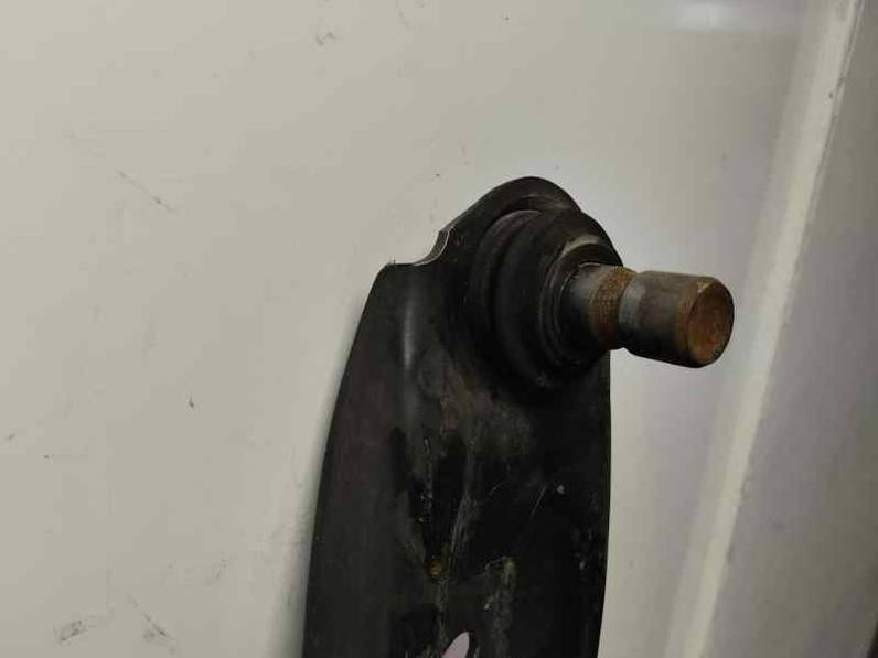 BRAZO SUSPENSION INFERIOR DELANTERO IZQUIERDO FORD FIESTA 2014 1.25 16V (82 CV)