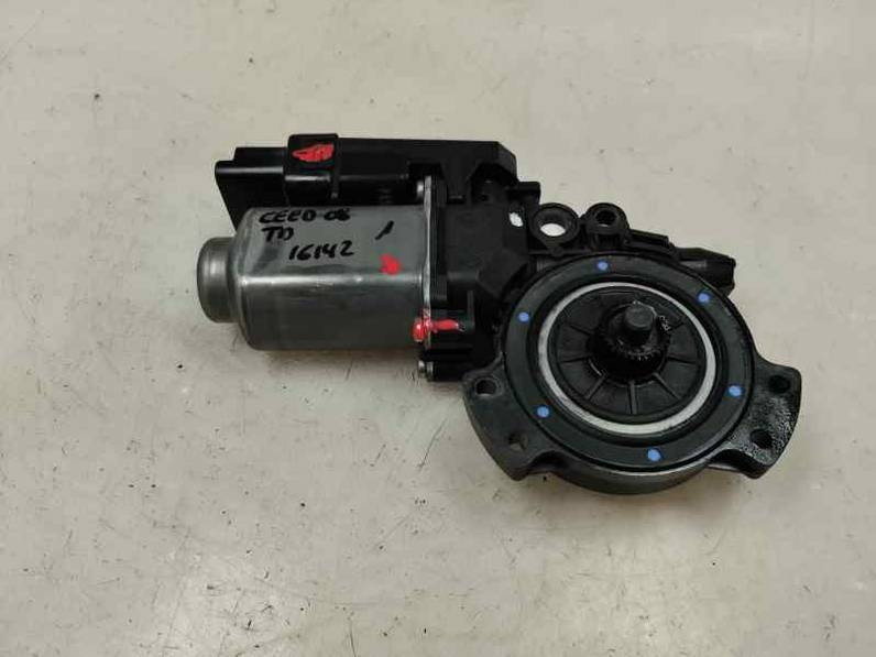 MOTOR ELEVALUNAS TRASERO DERECHO KIA CEE D 2008 1.6 CRDI (116 CV)