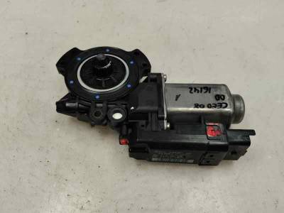 MOTOR ELEVALUNAS DELANTERO DERECHO KIA CEE D 2008 1.6 CRDI (116 CV)
