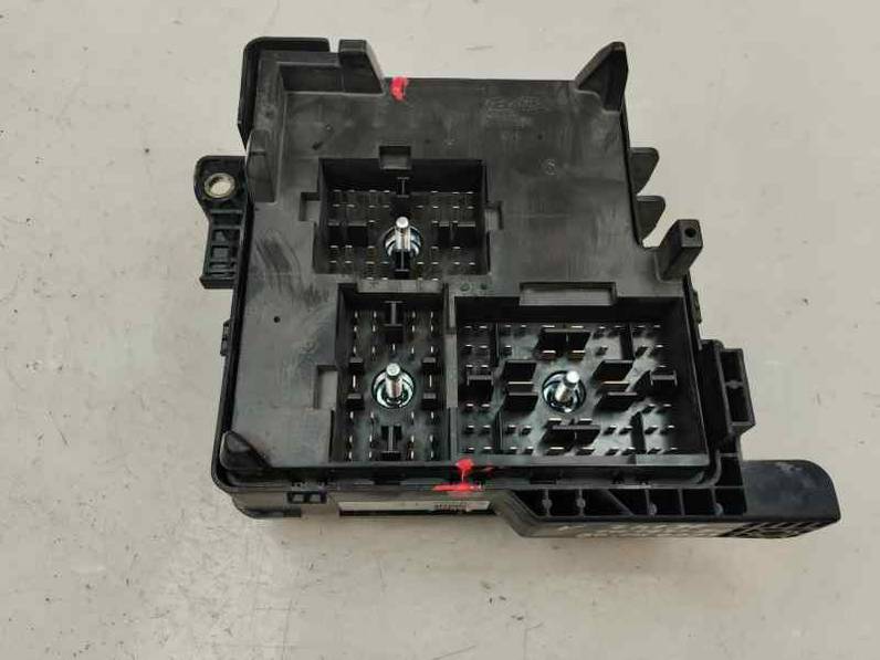 CAJA RELES FUSIBLES KIA CEE D 2008 1.6 CRDI (116 CV)