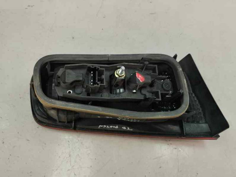 PILOTO TRASERO DERECHO INTERIOR RENAULT LAGUNA II 2006 1.9 DCI (110 CV)