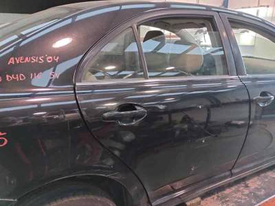 PUERTA TRASERA DERECHA TOYOTA AVENSIS BERLINA 2004 2.0 CDT (116 CV)