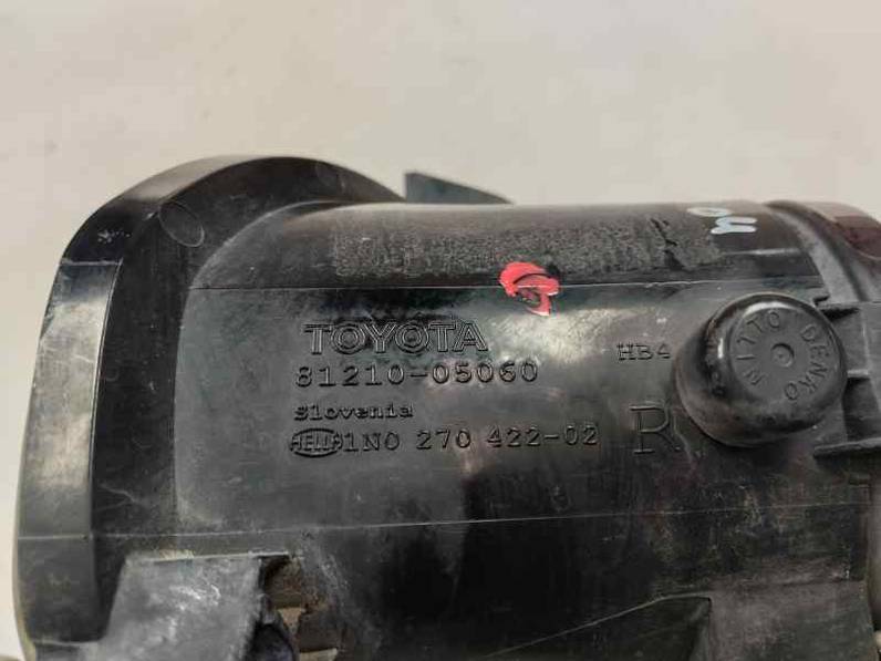 FARO ANTINIEBLA IZQUIERDO TOYOTA AVENSIS BERLINA 2004 2.0 CDT (116 CV)