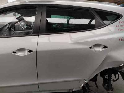PUERTA TRASERA IZQUIERDA HYUNDAI IX35 2011 2.0 CRDI (136 CV)