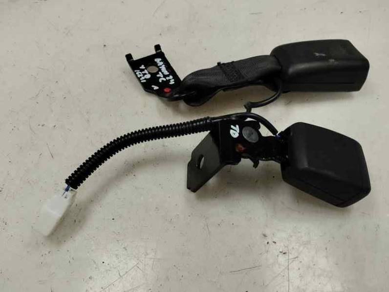 CINTURON SEGURIDAD TRASERO CENTRAL HYUNDAI BAYON 2024 1.2 GASOLINA