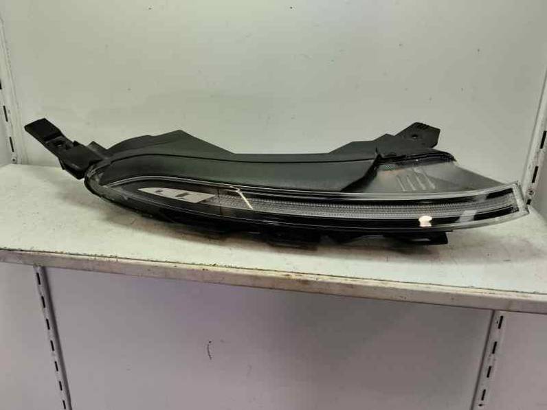 FARO DERECHO HYUNDAI BAYON 2024 1.2 GASOLINA