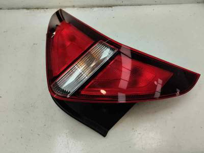 PILOTO TRASERO DERECHO HYUNDAI BAYON 2024 1.2 GASOLINA