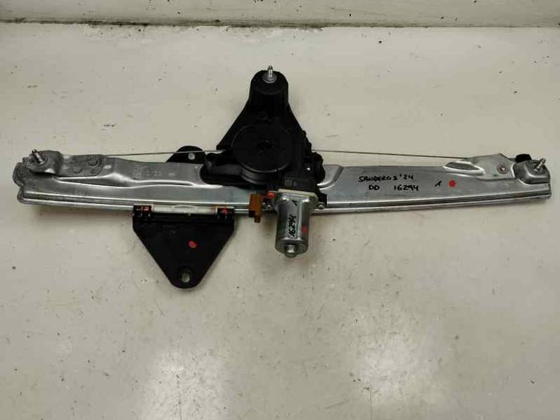 ELEVALUNAS DELANTERO DERECHO DACIA SANDERO III 2024 1.0 AUTOGAS