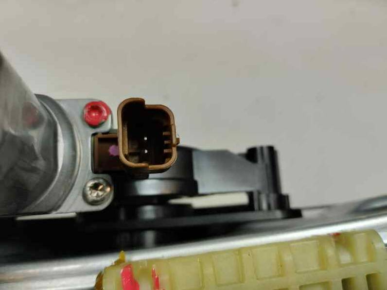 ELEVALUNAS TRASERO IZQUIERDO DACIA SANDERO III 2024 1.0 AUTOGAS