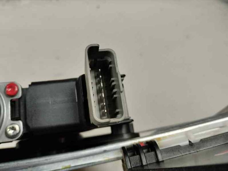 ELEVALUNAS DELANTERO IZQUIERDO DACIA SANDERO III 2024 1.0 AUTOGAS