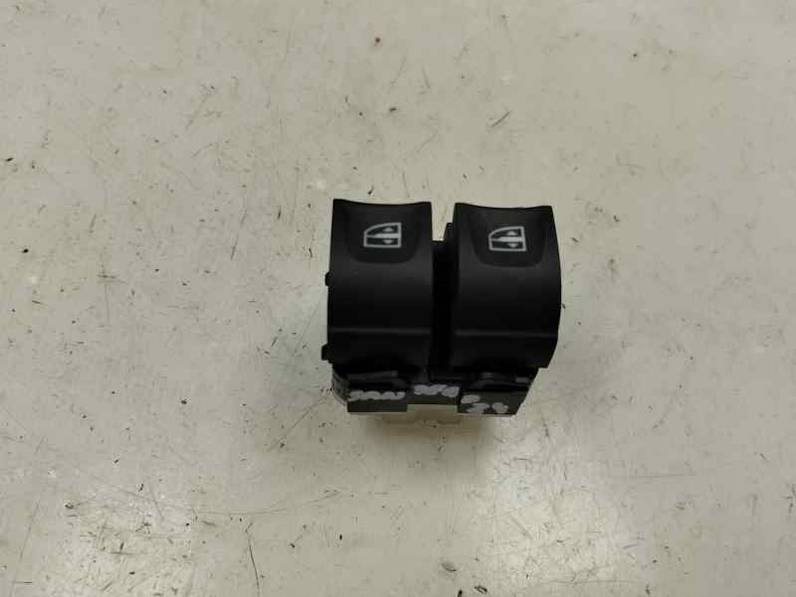 MANDO ELEVALUNAS DELANTERO IZQUIERDO DACIA SANDERO III 2024 1.0 AUTOGAS