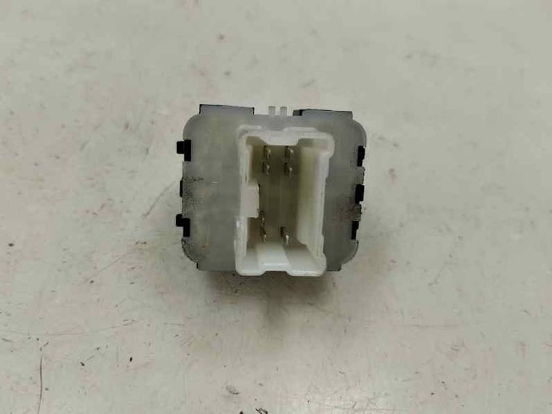 MANDO ELEVALUNAS DELANTERO IZQUIERDO DACIA SANDERO III 2024 1.0 AUTOGAS