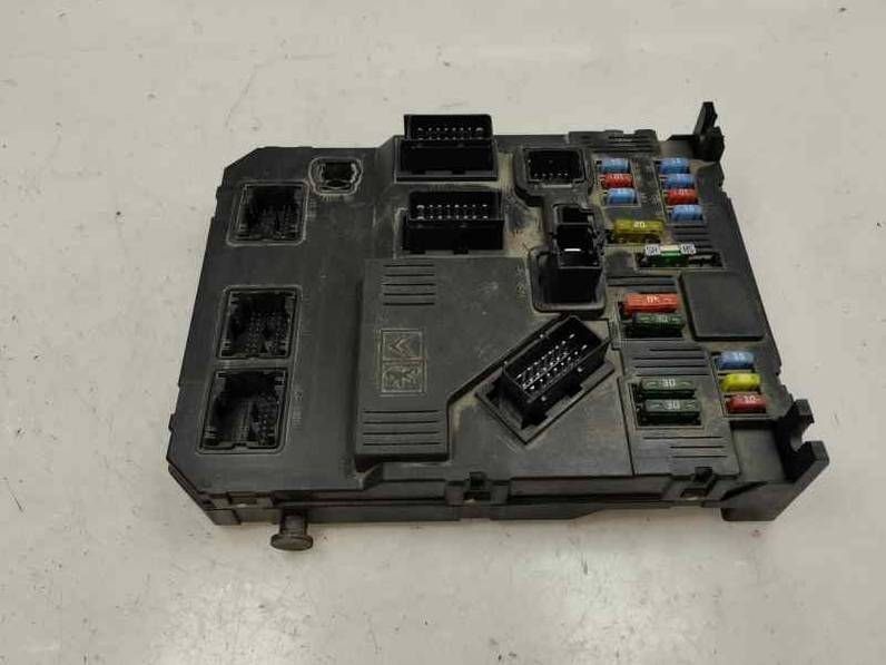CAJA RELES FUSIBLES CITROEN C3 2005 1398 HDI