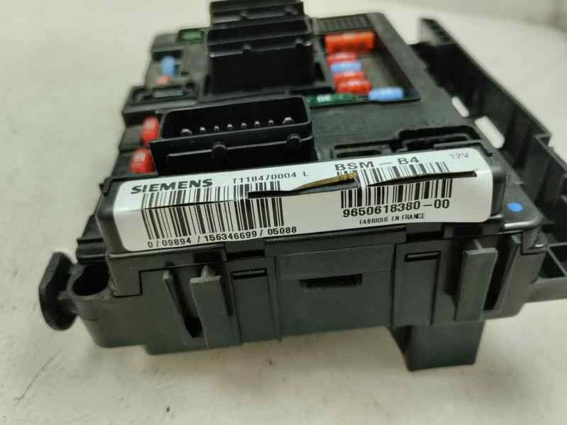 CAJA RELES FUSIBLES CITROEN C3 2005 1398 HDI