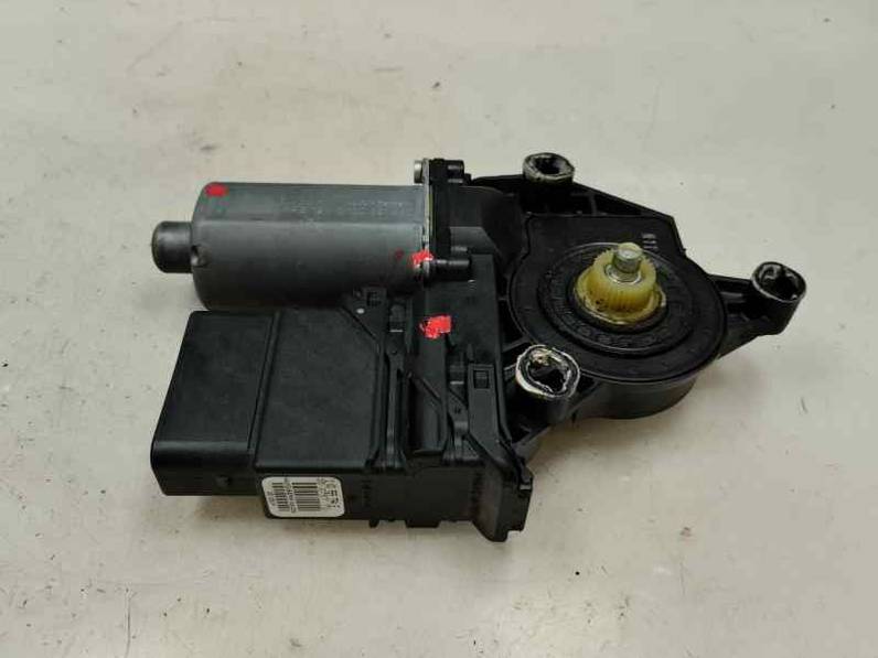 MOTOR ELEVALUNAS TRASERO DERECHO VOLKSWAGEN GOLF PLUS 2007 1.9 TDI (105 CV)
