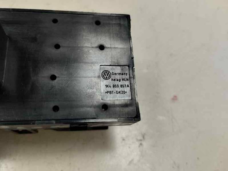 MANDO ELEVALUNAS DELANTERO IZQUIERDO VOLKSWAGEN GOLF PLUS 2007 1.9 TDI (105 CV)