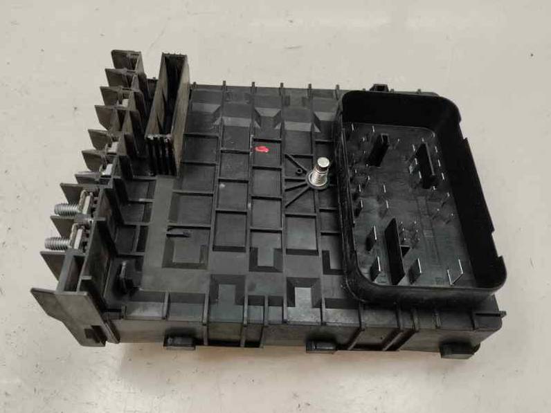 CAJA RELES FUSIBLES VOLKSWAGEN GOLF PLUS 2007 1.9 TDI (105 CV)
