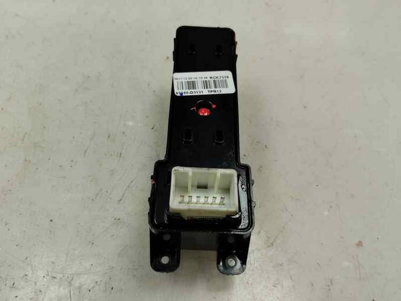 MANDO ELEVALUNAS TRASERO DERECHO HYUNDAI TUCSON 2018 1.7 CRDI (116 CV)