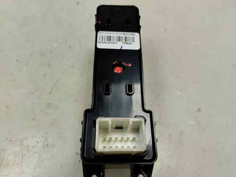 MANDO ELEVALUNAS TRASERO IZQUIERDO HYUNDAI TUCSON 2018 1.7 CRDI (116 CV)