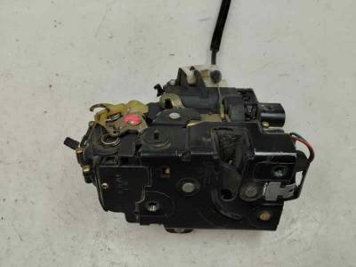 CERRADURA PUERTA TRASERA IZQUIERDA VOLKSWAGEN GOLF IV BERLINA 2002 1.9 TDI (100 CV)