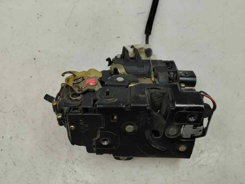 CERRADURA PUERTA TRASERA IZQUIERDA VOLKSWAGEN GOLF IV BERLINA 2002 1.9 TDI (100 CV)