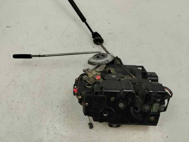 CERRADURA PUERTA DELANTERA IZQUIERDA VOLKSWAGEN GOLF IV BERLINA 2002 1.9 TDI (100 CV)