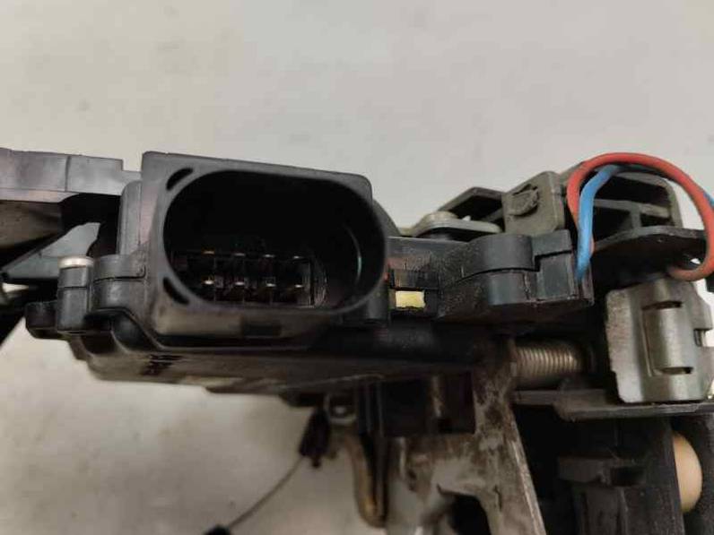 CERRADURA PUERTA DELANTERA DERECHA VOLKSWAGEN GOLF IV BERLINA 2002 1.9 TDI (100 CV)