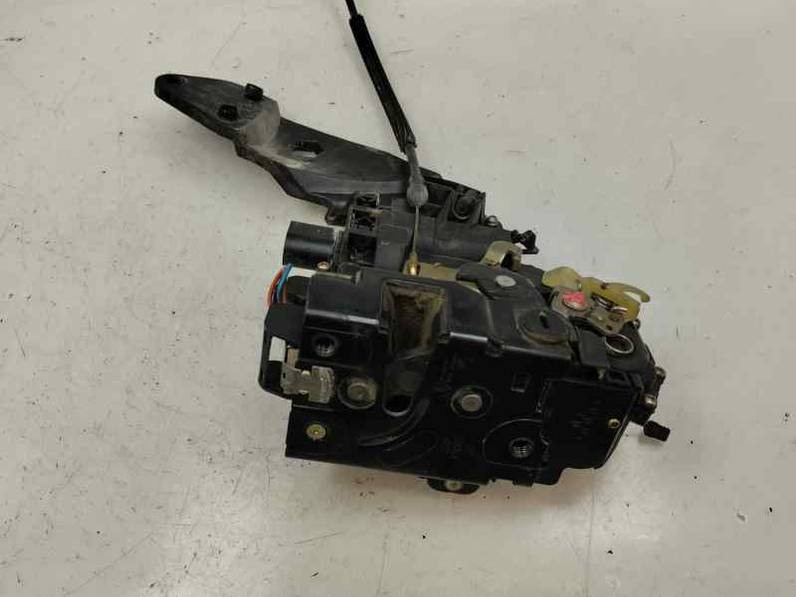 CERRADURA PUERTA TRASERA DERECHA VOLKSWAGEN GOLF IV BERLINA 2002 1.9 TDI (100 CV)