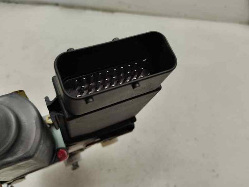 MOTOR ELEVALUNAS DELANTERO IZQUIERDO VOLKSWAGEN GOLF IV BERLINA 2002 1.9 TDI (100 CV)