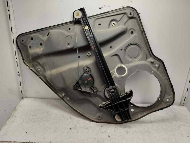 ELEVALUNAS TRASERO DERECHO VOLKSWAGEN GOLF IV BERLINA 2002 1.9 TDI (100 CV)