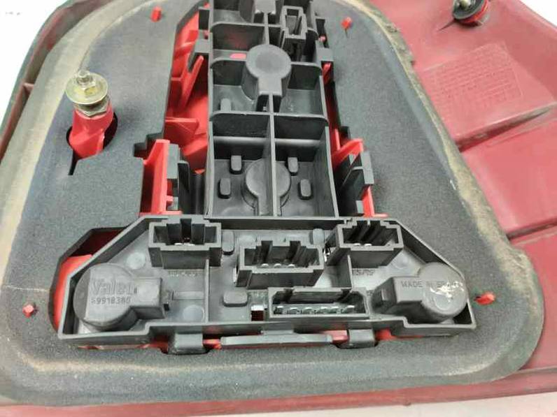 PILOTO TRASERO IZQUIERDO VOLKSWAGEN GOLF IV BERLINA 2002 1.9 TDI (100 CV)