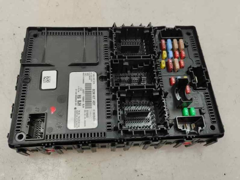 CAJA RELES FUSIBLES FORD FIESTA 2019 1.0 ECOBOOST (100 CV)