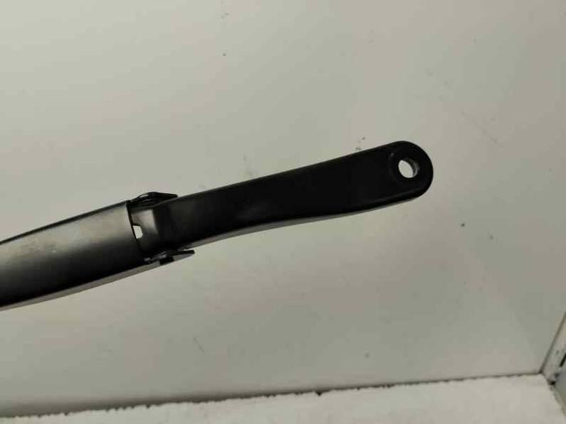 BRAZO LIMPIA DELANTERO DERECHO DACIA DUSTER II 2021 1.5 DCI (116 CV)