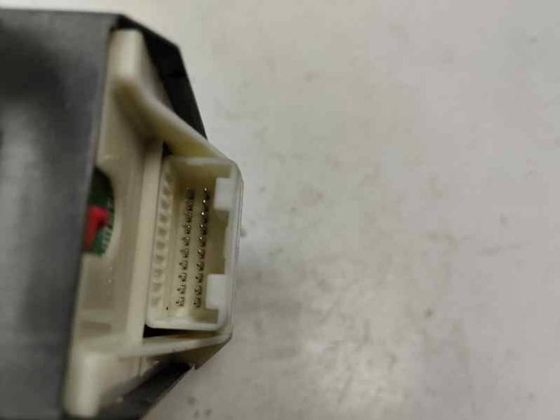 MANDO ELEVALUNAS DELANTERO IZQUIERDO TOYOTA AURIS TOURING SPORTS 2014 2.0 D-4D (124 CV)