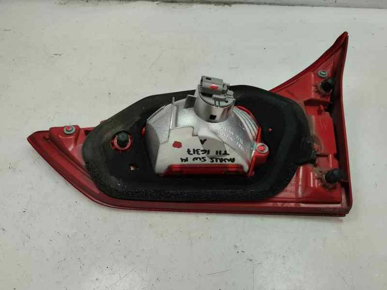 PILOTO TRASERO IZQUIERDO INTERIOR TOYOTA AURIS TOURING SPORTS 2014 2.0 D-4D (124 CV)