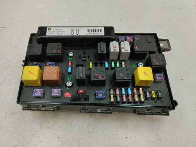 CAJA RELES FUSIBLES OPEL ZAFIRA B 2010 1.7 16V CDTI (110 CV)