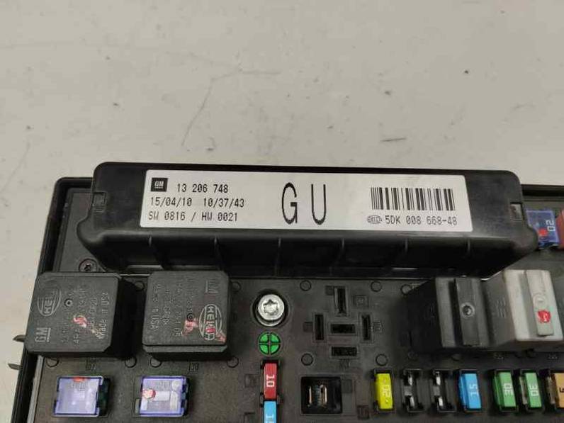 CAJA RELES FUSIBLES OPEL ZAFIRA B 2010 1.7 16V CDTI (110 CV)