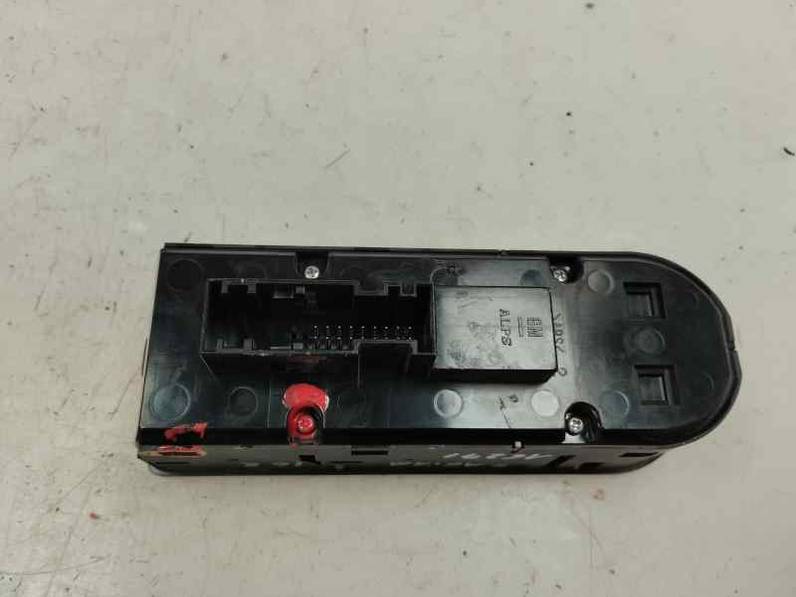 MANDO ELEVALUNAS DELANTERO IZQUIERDO OPEL ZAFIRA B 2010 1.7 16V CDTI (110 CV)