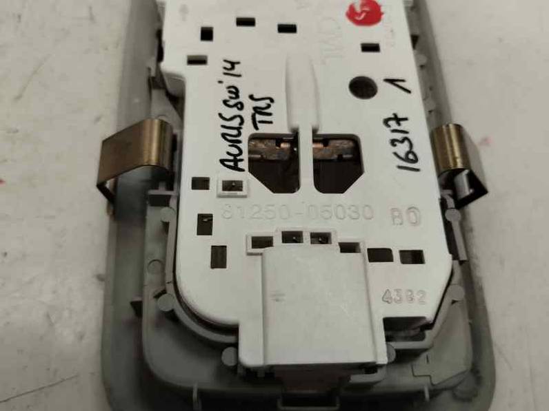 LUZ INTERIOR TOYOTA AURIS TOURING SPORTS 2014 2.0 D-4D (124 CV)