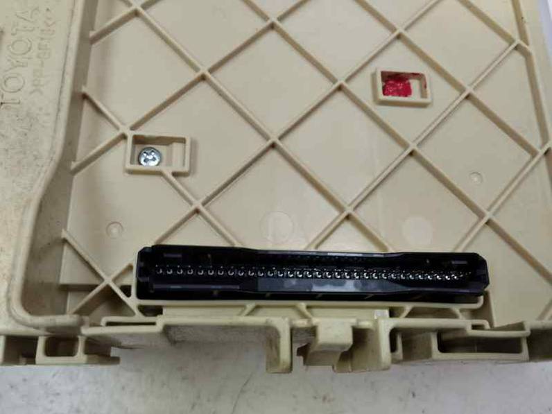 CAJA RELES FUSIBLES TOYOTA AURIS TOURING SPORTS 2014 2.0 D-4D (124 CV)