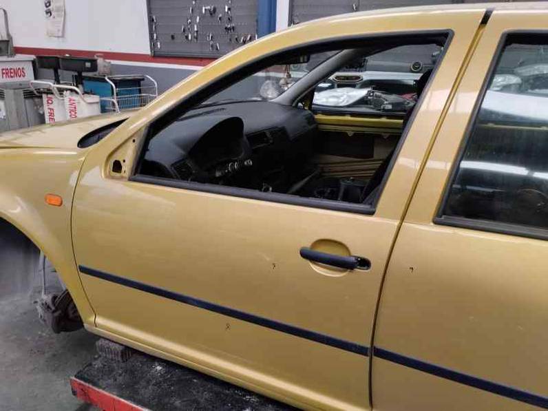 PUERTA DELANTERA IZQUIERDA VOLKSWAGEN GOLF IV BERLINA 1998 1.9 TDI (110 CV)