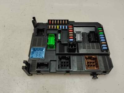 CAJA RELES FUSIBLES PEUGEOT 308 2015 1.2 GASOLINA