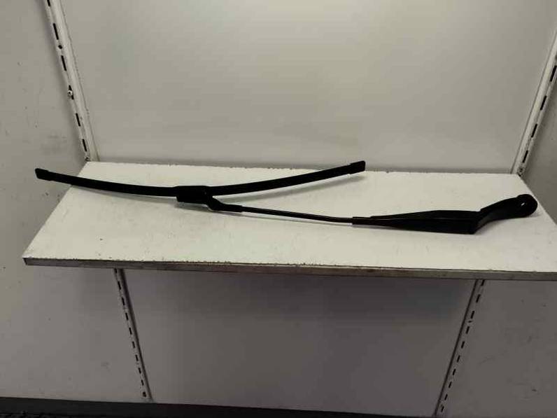 BRAZO LIMPIA DELANTERO IZQUIERDO PEUGEOT 308 2015 1.2 GASOLINA